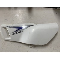 SUZUKI DR 200 LEFT SIDE PLASTIC SIDE COVER LIGHT WHITE