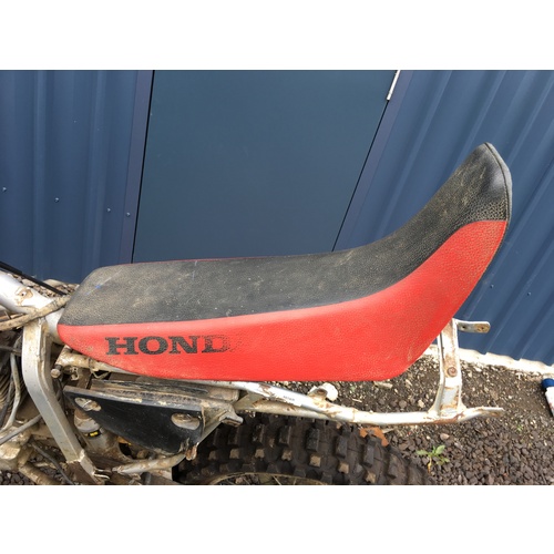 HONDA XR 250 R WRECKING ,   USED SEAT 1996 - 2004