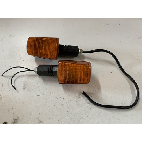 SUZUKI DR 650 250 SE BLINKER WINKER FRONT PAIR LEFT AND RIGHT