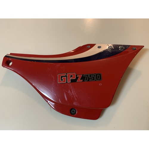 KAWASAKI GPZ 750 RIGHT HAND SIDE PLASTIC COVER RED 36001-1191