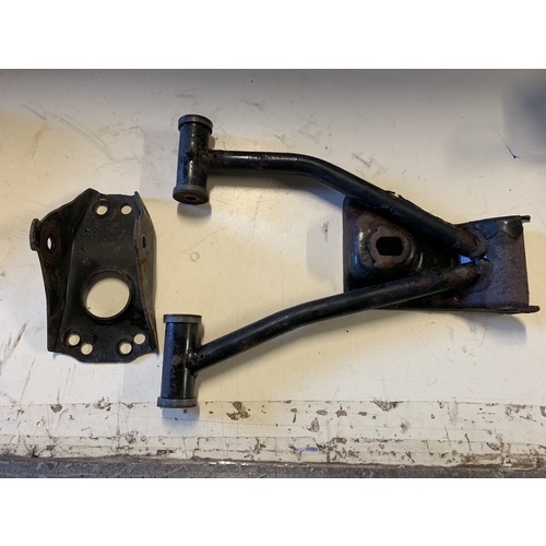 POLARIS SPORTSMAN 400 REAR LEFT HAND UPPER A ARM & BRACKET , left cover , lower bolt