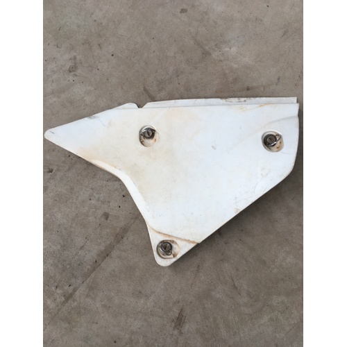 WRECKING SUZUKI DRZ 400 E THIS LISTING IS FOR THE AIR BOX LID / COVER