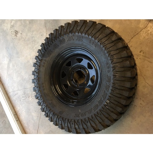 RADAR RENEGADE 285 75 R 16 MUD TYRE ON BLACK RIM NISSAN PATROL 6 STUD